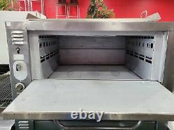 BAKERS PRIDE 932 DOUBLE DECK NATURAL GAS PIZZA OVEN With STONES & LEGS