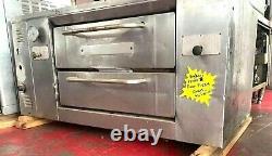 BAKERS PRIDE Y600/Y602 DOUBLE DECK NATURAL GAS PIZZA OVEN With 6 STONES, NO LEGS