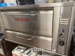 BLODGETT MODEL 901 PIZZA OVEN natural gas Slightly used 2 months old