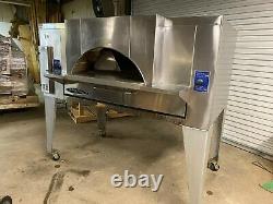 Bakers Pride FC-616 Natural Gas Single Deck Pizza Oven with Trim & Hood Package