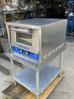 Bakers Pride P18 Countertop Pizza / Pretzel Oven Double Deck 115 1800w & Table
