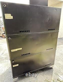 Blodgett 911P 33 x 22 Natural Gas Or Lo Triple Deck Pizza Oven