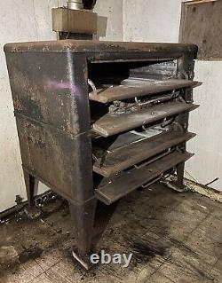 Blodgett 981 Natural Deck Gas Double Pizza Oven. Refurbishing Needed