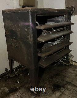 Blodgett 981 Natural Deck Gas Double Pizza Oven. Refurbishing Needed