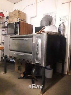 Blodgett Single Deck Pizza Oven mod. 999 Natural gas powered with legs and stones