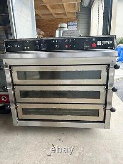 Doyon PIZ3G 35 Triple Deck Gas Countertop Pizza Oven with (3) 18 Pizza Capaci