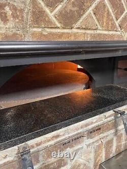 Fire brick pizza oven