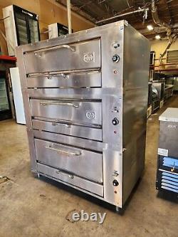 Montague commercial Natural gas pizza oven Triple 3 Deck NSF stone
