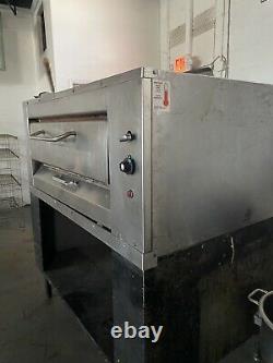 Montague pizza oven Single Deck With Stand
