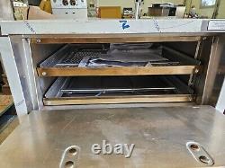 NEW Bakers Pride P44 Electric Countertop Pizza & Pretzel Oven 220-240V 1 Phase