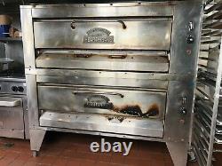 Used Montague Hearthbake 24-P Two Deck Pizza Oven 650º Cordite Deck