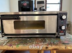 Waring Commercial Pizza Oven Medium Single-Deck Built-in Timer Stainless Silver